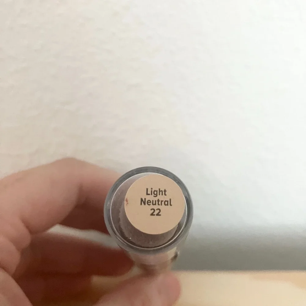 IT Cosmetics Bye Bye Dark Spots Concealer  Serum  LIGHT NEURAL 22 New